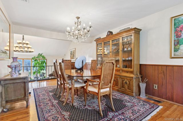 14 Fairway Drive, Great Neck, NY 11020