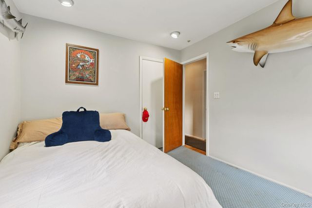 14 Fairway Drive, Great Neck, NY 11020