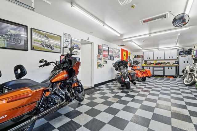 14 Fairway Drive, Great Neck, NY 11020