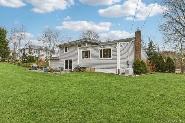 14 Fairway Drive, Great Neck, NY 11020