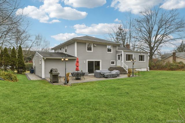 14 Fairway Drive, Great Neck, NY 11020