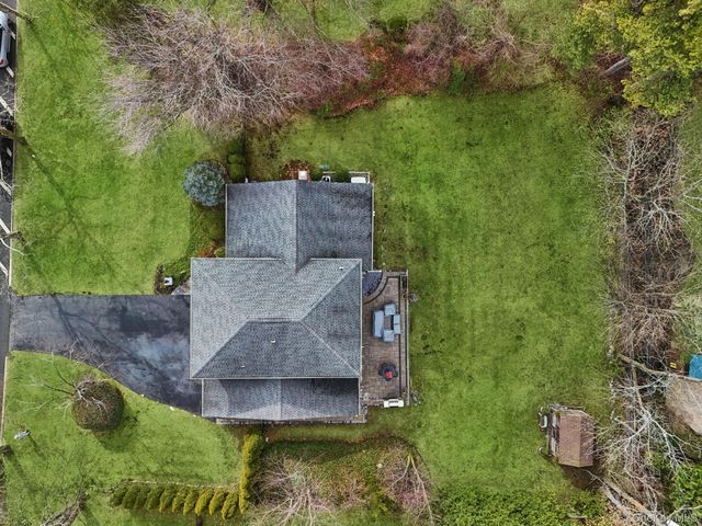 14 Fairway Drive, Great Neck, NY 11020