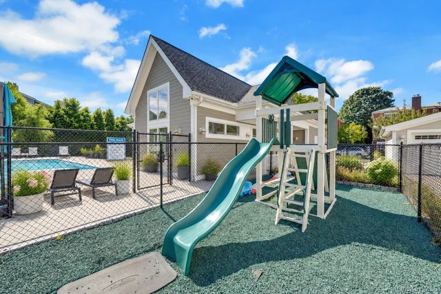 63 Island Point 63, Bronx, NY 10464