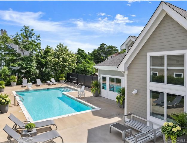63 Island Point 63, Bronx, NY 10464