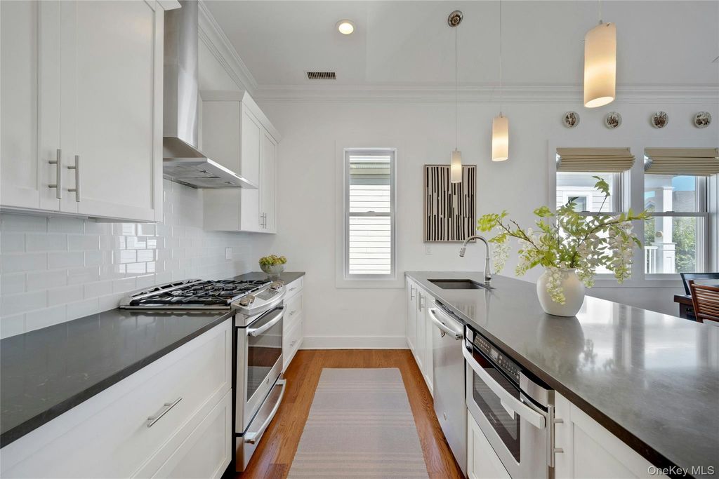 63 Island Point 63, Bronx, NY 10464 — photo 4