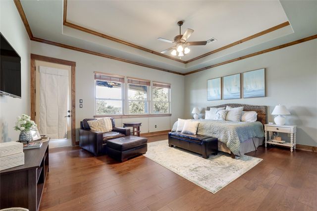 610 Deckhouse DR, Point Venture, TX 78645