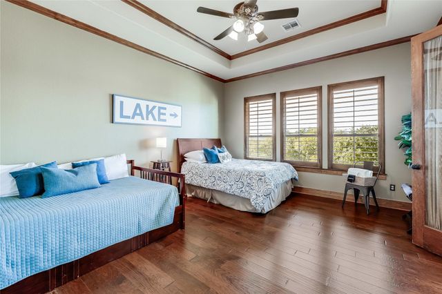 610 Deckhouse DR, Point Venture, TX 78645