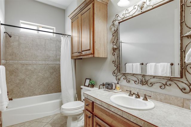 610 Deckhouse DR, Point Venture, TX 78645