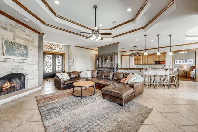 610 Deckhouse DR, Point Venture, TX 78645