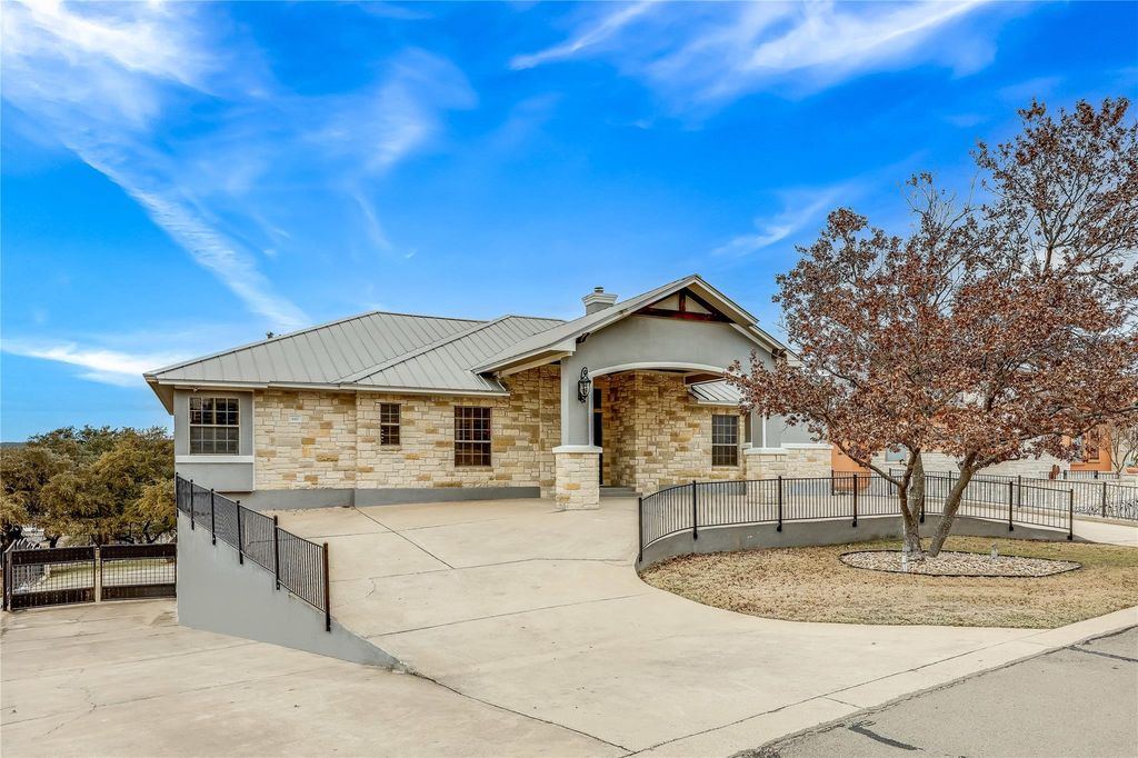 610 Deckhouse DR, Point Venture, TX 78645