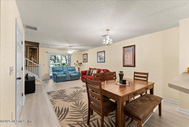 8550 ARGYLE BUSINESS Loop 1605, Jacksonville, FL 32244