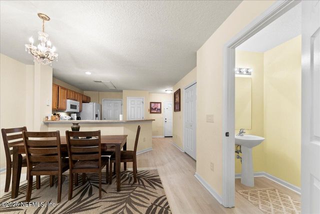 8550 ARGYLE BUSINESS Loop 1605, Jacksonville, FL 32244