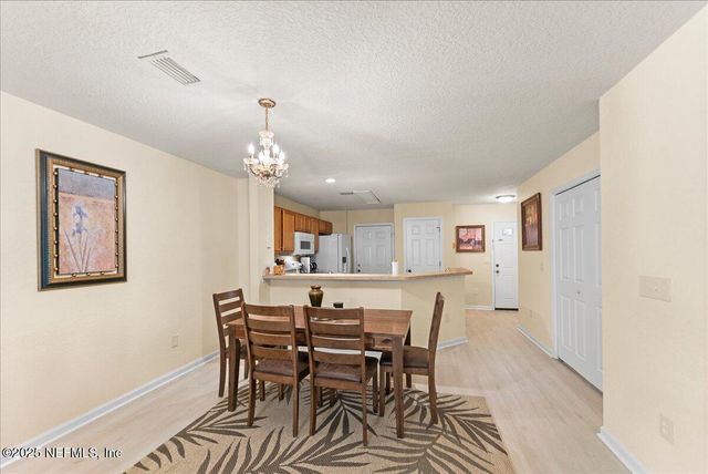 8550 ARGYLE BUSINESS Loop 1605, Jacksonville, FL 32244