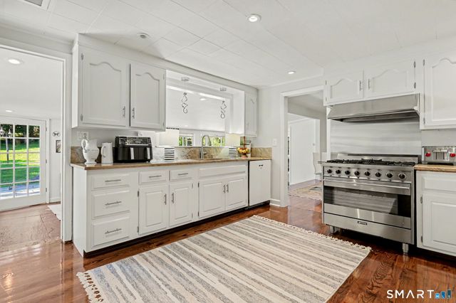 36 Richmond Drive, Darien, CT 06820