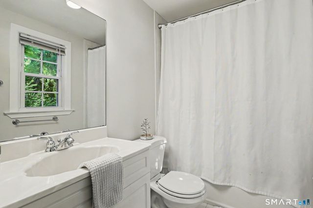 36 Richmond Drive, Darien, CT 06820