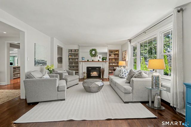 36 Richmond Drive, Darien, CT 06820