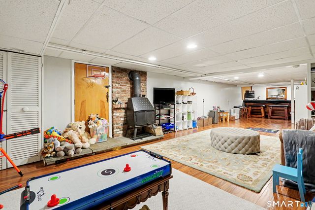 36 Richmond Drive, Darien, CT 06820
