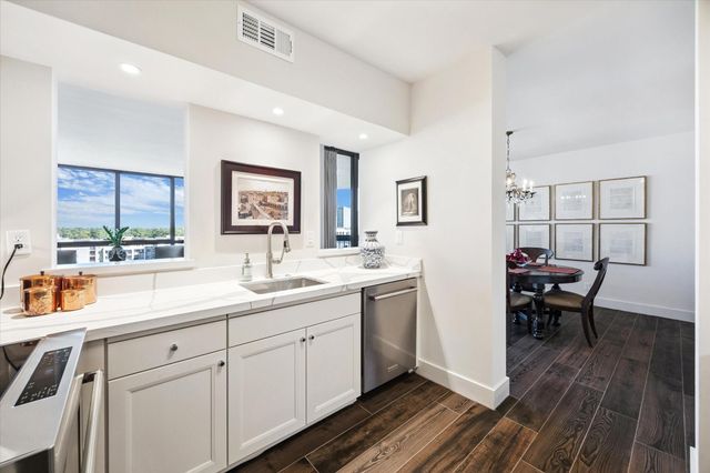 5001 Woodway Drive 1106, Houston, TX 77056