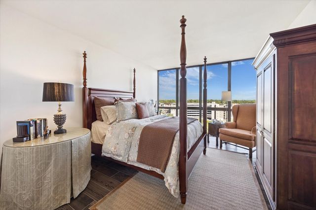 5001 Woodway Drive 1106, Houston, TX 77056