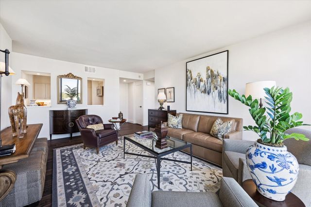 5001 Woodway Drive 1106, Houston, TX 77056