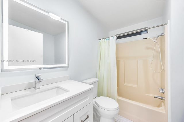 5611 SW 32nd Ter, Dania Beach, FL 33312