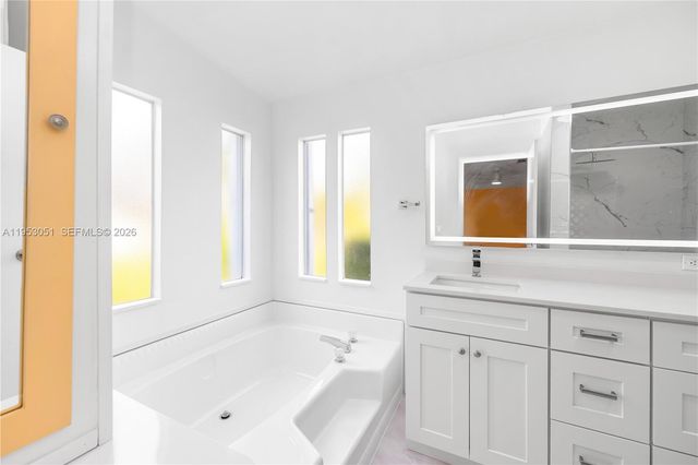 5611 SW 32nd Ter, Dania Beach, FL 33312