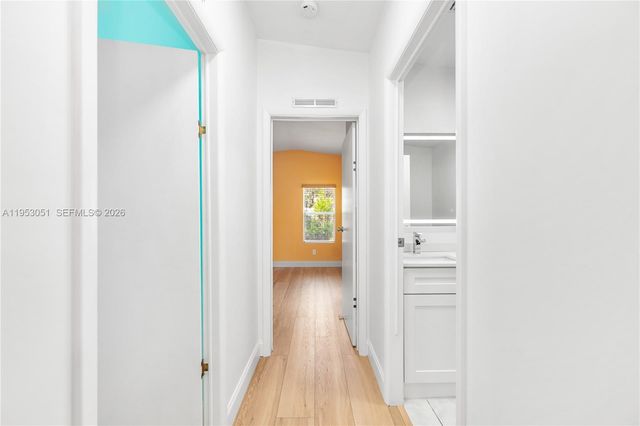 5611 SW 32nd Ter, Dania Beach, FL 33312