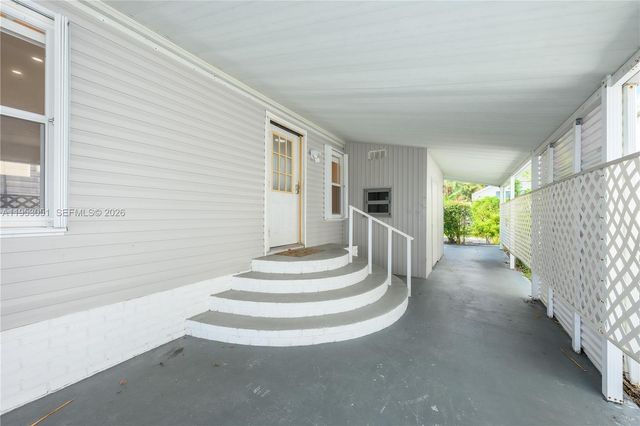 5611 SW 32nd Ter, Dania Beach, FL 33312