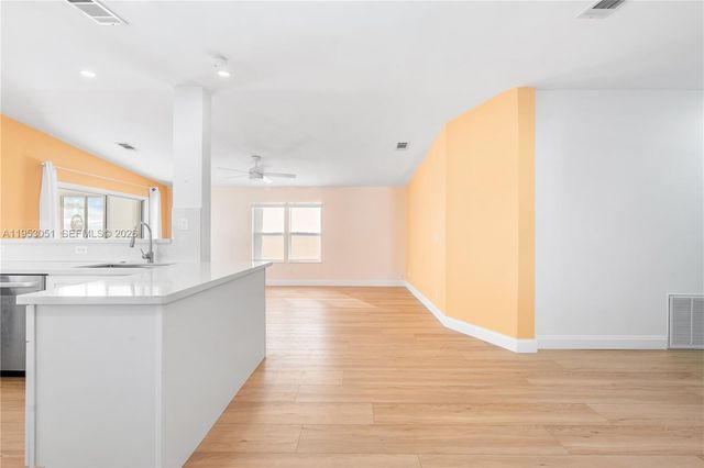 5611 SW 32nd Ter, Dania Beach, FL 33312