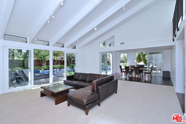9908 Lancer Court, Beverly Hills, CA 90210