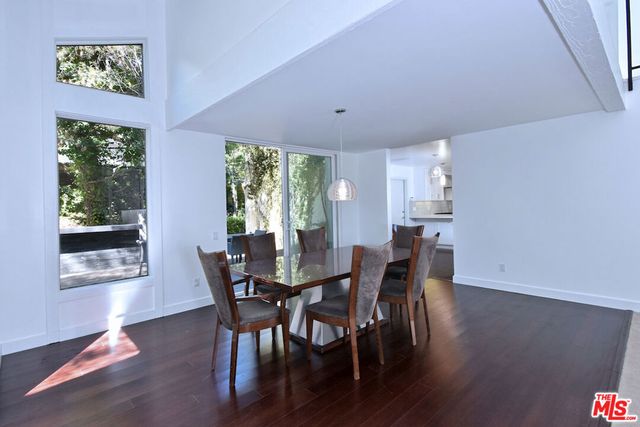 9908 Lancer Court, Beverly Hills, CA 90210