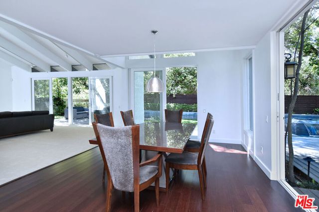 9908 Lancer Court, Beverly Hills, CA 90210