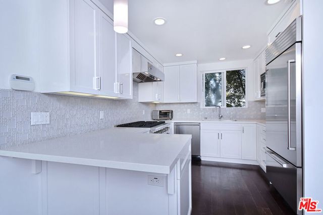 9908 Lancer Court, Beverly Hills, CA 90210