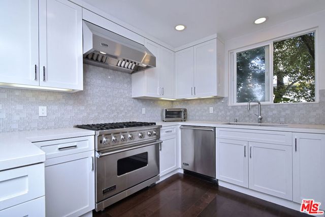 9908 Lancer Court, Beverly Hills, CA 90210