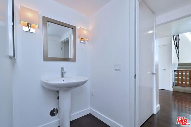 9908 Lancer Court, Beverly Hills, CA 90210