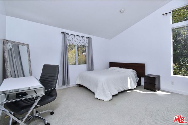 9908 Lancer Court, Beverly Hills, CA 90210