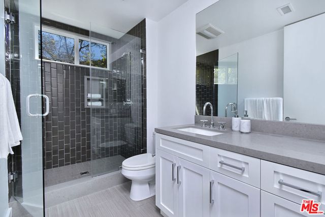 9908 Lancer Court, Beverly Hills, CA 90210