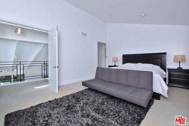 9908 Lancer Court, Beverly Hills, CA 90210