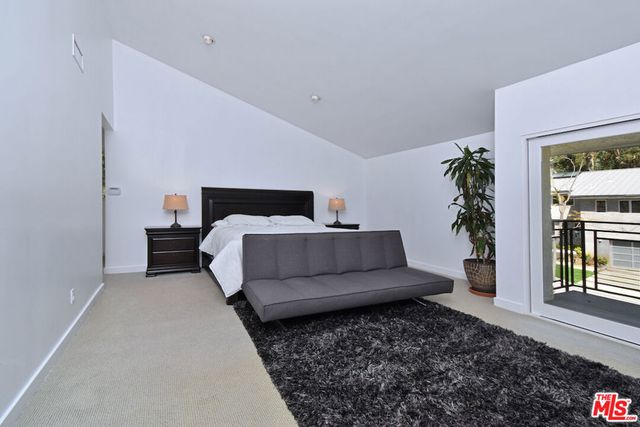 9908 Lancer Court, Beverly Hills, CA 90210