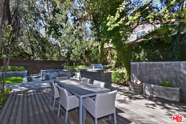 9908 Lancer Court, Beverly Hills, CA 90210