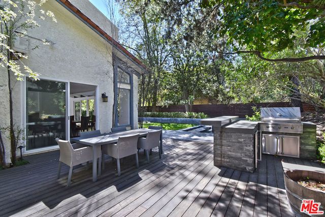 9908 Lancer Court, Beverly Hills, CA 90210