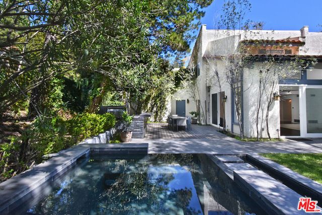 9908 Lancer Court, Beverly Hills, CA 90210