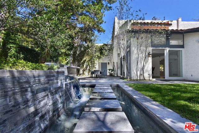9908 Lancer Court, Beverly Hills, CA 90210