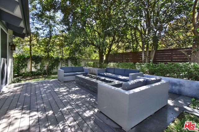 9908 Lancer Court, Beverly Hills, CA 90210
