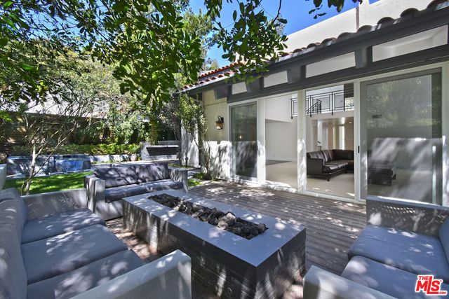 9908 Lancer Court, Beverly Hills, CA 90210