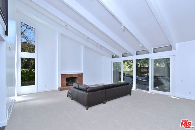 9908 Lancer Court, Beverly Hills, CA 90210