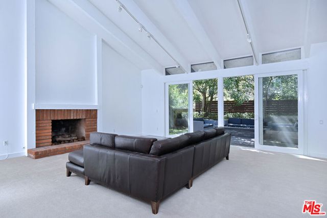 9908 Lancer Court, Beverly Hills, CA 90210