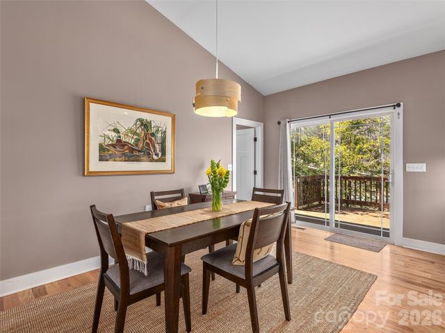 10 Starview Lane, Hendersonville, NC 28739