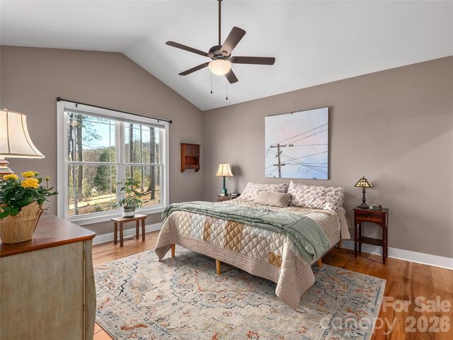 10 Starview Lane, Hendersonville, NC 28739