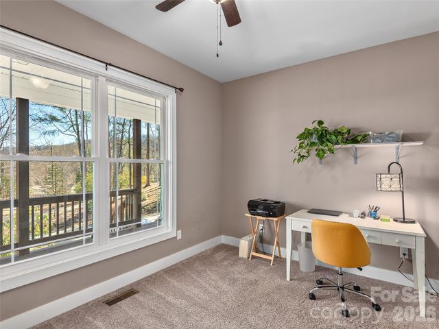 10 Starview Lane, Hendersonville, NC 28739